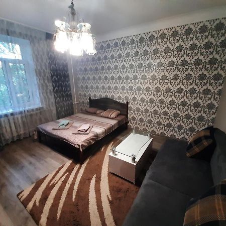 Apartment 2 Bed Rooms Near Aristokrat Zaporizhia Ngoại thất bức ảnh