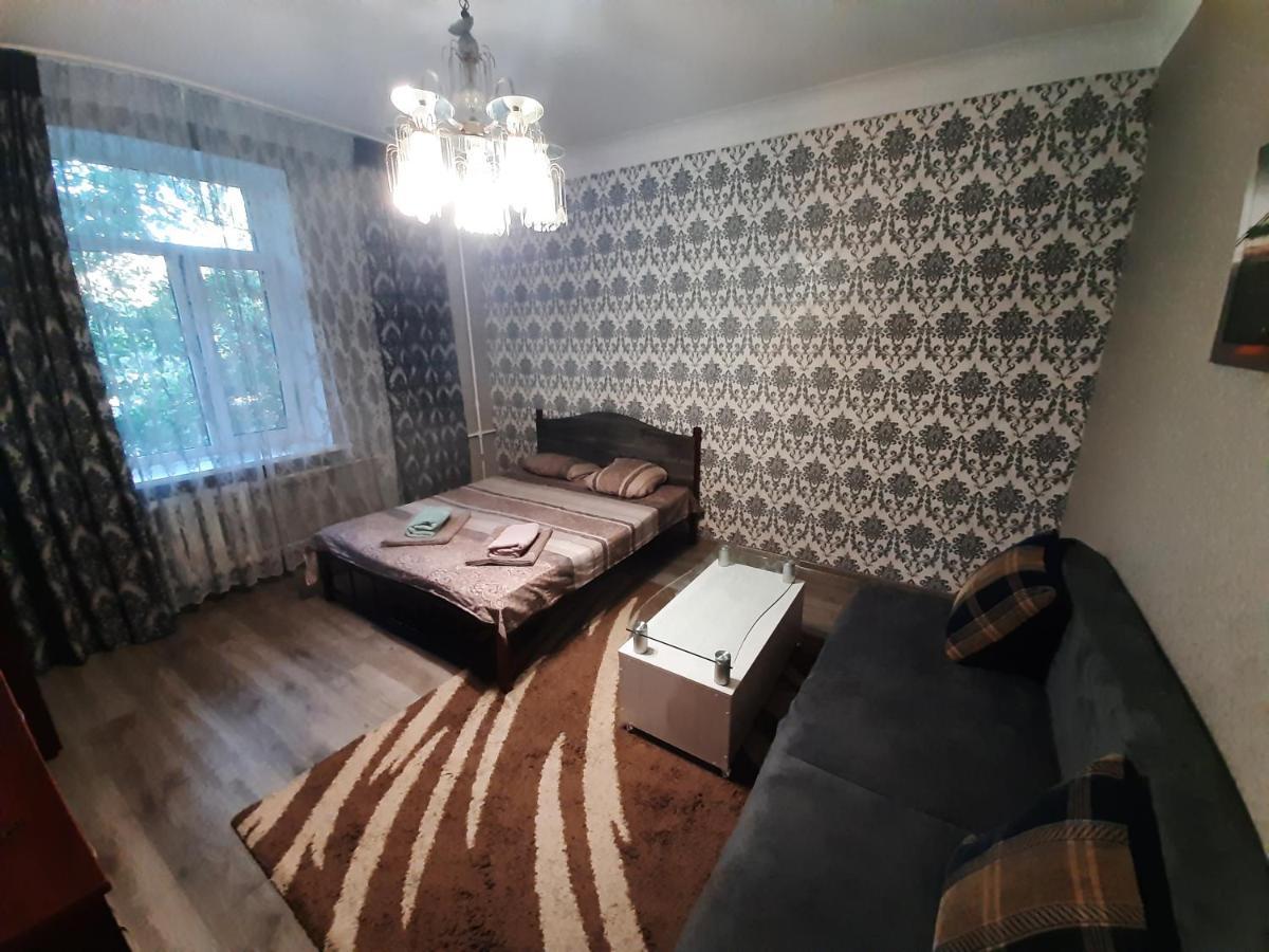 Apartment 2 Bed Rooms Near Aristokrat Zaporizhia Ngoại thất bức ảnh